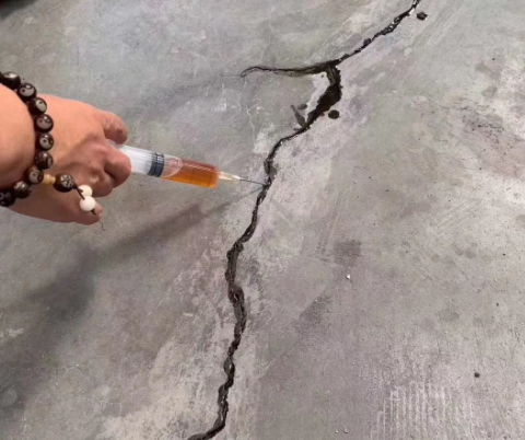 永发镇混凝土裂缝修补技术详解​